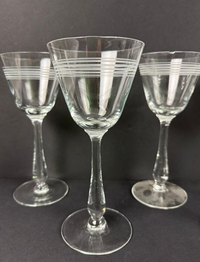 Eight glasses on foot circa 1900.
Acid work.
H:...