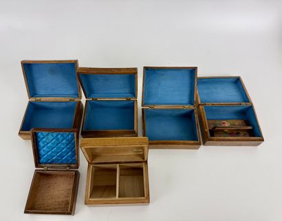 SPA. 6 Jolités. Inv 26016-26.
Set of six...
