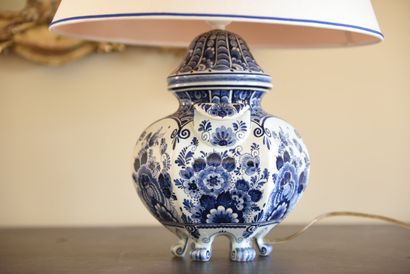 DELFT. Inv 26016-16. 
Grand vase moderne...