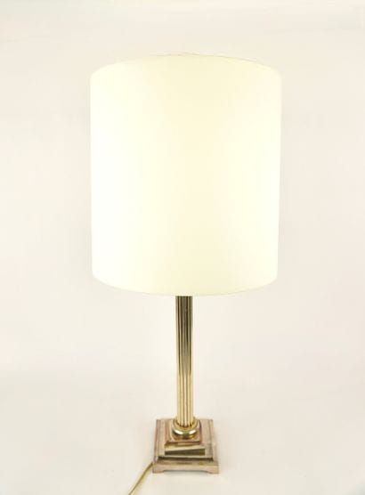 SILVER METAL. Large lamp base in silver-plated...