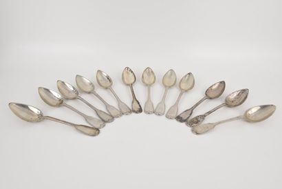 ARGENT. Inv 26016- 8. Douze cuillères à diner...