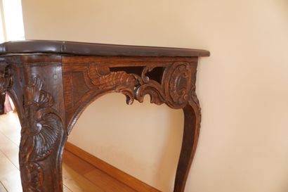 LIEGE. Inv 26016-25. Game table in carved...