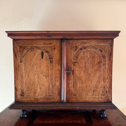 Small walnut free-standing cabinet. Inv ...