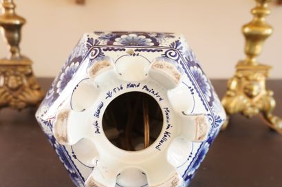 DELFT. Inv 26016-16. 
Grand vase moderne...