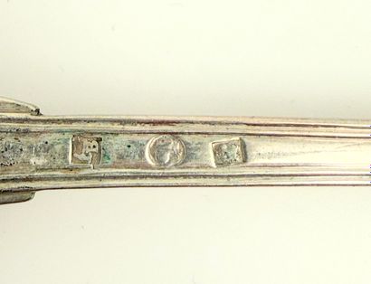 ARGENT. Inv 26016- 8. Douze cuillères à diner...