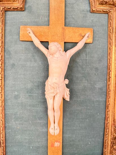 Christ. Inv 26016-30.
Beautifully carved...