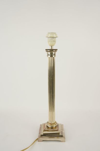 SILVER METAL. Large lamp base in silver-plated...