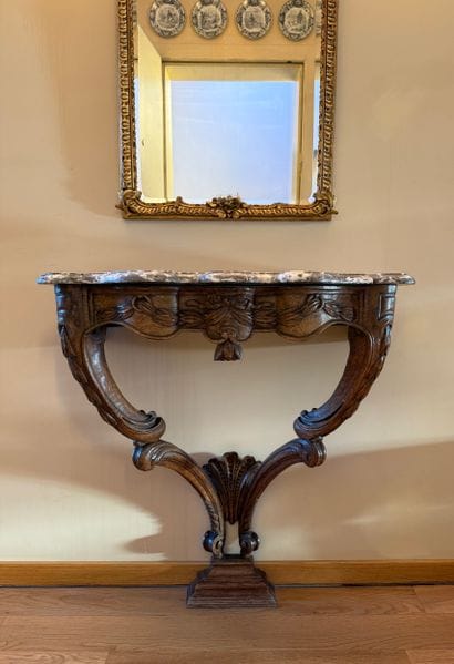 Wall bracket. Inv 26016-46.
Nice console...