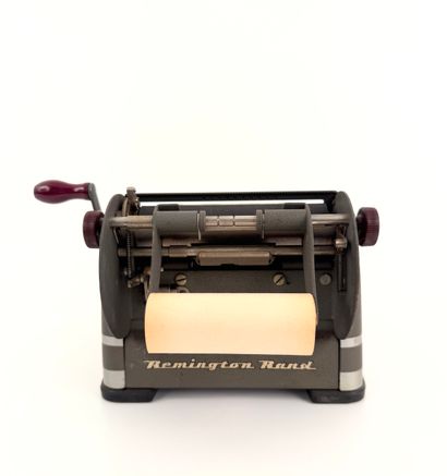 REMINGTON. Calculating Machine. In 26015...
