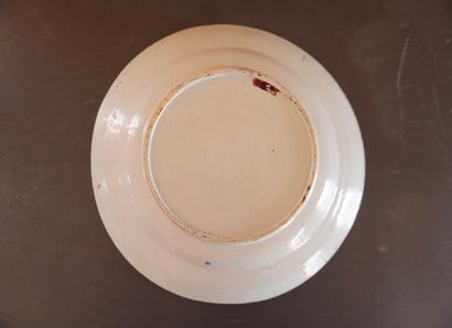 DELFT. Inv 26016-15. 
Grande assiette avec...