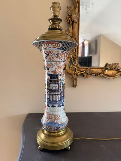CHINE. Vase rouleau. Inv 26016-33.
Beau vase...