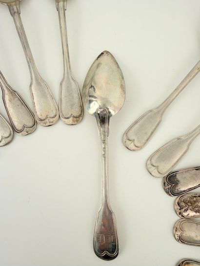ARGENT. Inv 26016- 8. Douze cuillères à diner...