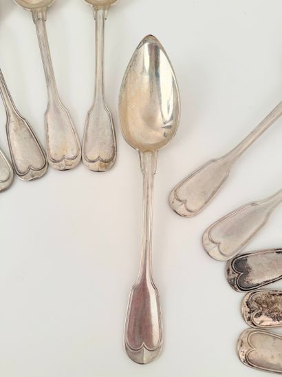 ARGENT. Inv 26016- 8. Douze cuillères à diner...