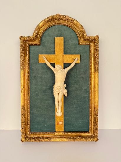 Christ. Inv 26016-30.
Beautifully carved...