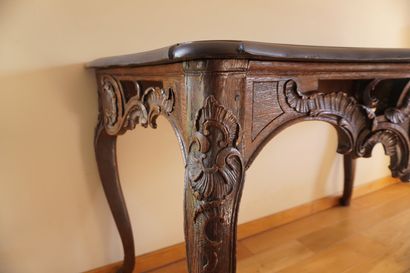 LIEGE. Inv 26016-25. Game table in carved...
