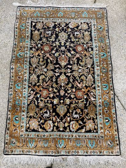 Carpets. Iran - Persia. Inv 39 CL 26007....