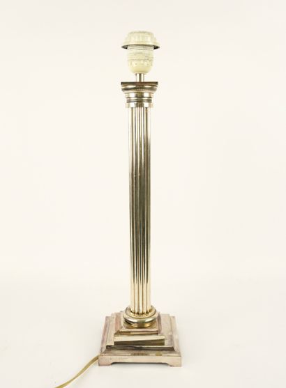 SILVER METAL. Large lamp base in silver-plated...