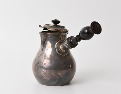 SILVER. Small silver coffee pot. Inv 26016-2
Interior...