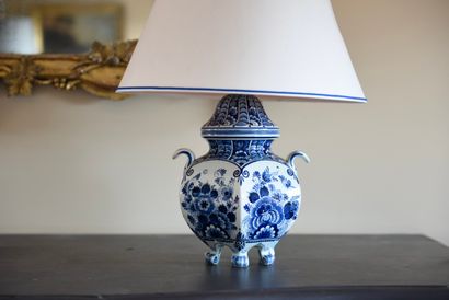 DELFT. Inv 26016-16. 
Grand vase moderne...