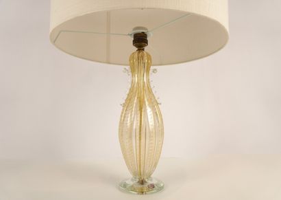 Murano vers 1930. Pied de lampe avec inclusion...