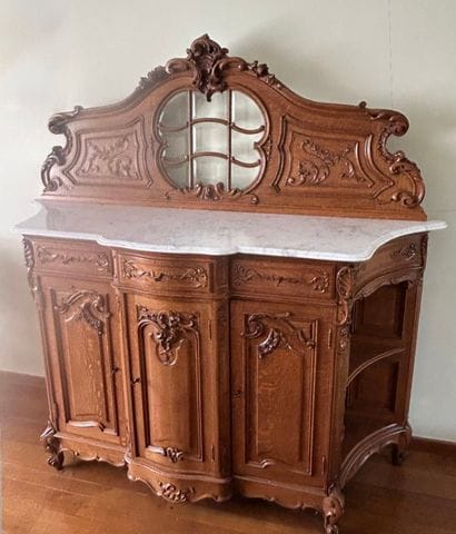 Meuble en chêne de style Louis XV. Inv 25024-28.
Spectaculaire...