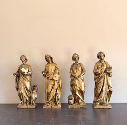 BOIS DORE. Inv 26016-32.
Ensemble de quatre...