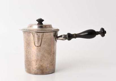 ARGENT. Petite verseuse en argent. Inv 26016-3
Restaurations...