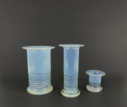 KOSTA BODA. 3 vases in slightly opalescent...