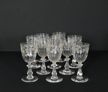 10 small crystal glasses. 26016-76
H 11c...