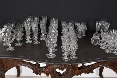 VAL SAINT LAMBERT. 26016-75.
Crystal serving...