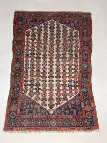 CAUCASZ. N° 25024-18. 
Antique hand-knotted...