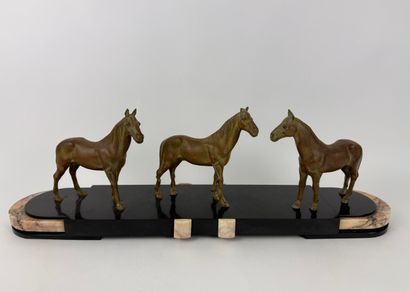 Art-deco. Sculpture in patinated regula.
Three...