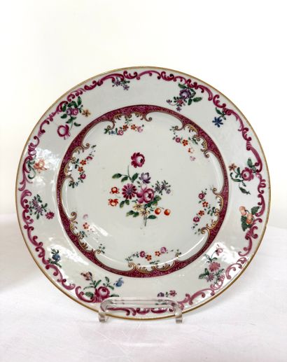 CHINA 18th century. N°25024.
Two porcelain...