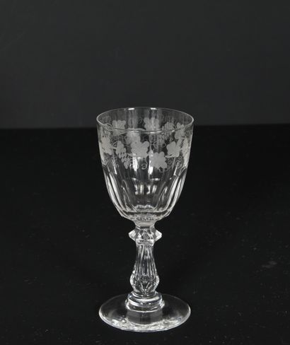 10 small crystal glasses. 26016-76
H 11c...