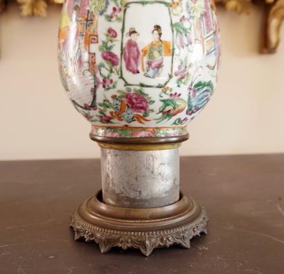 CHINA. Inv 26016-14. Vase mounted as a quinquet...