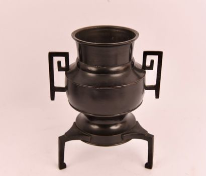 CHINA. Circa 1900. Bronze brazier
