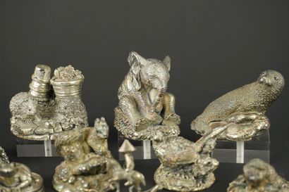 SILVER METAL. Miniatures. Set of 11 silver-plated...