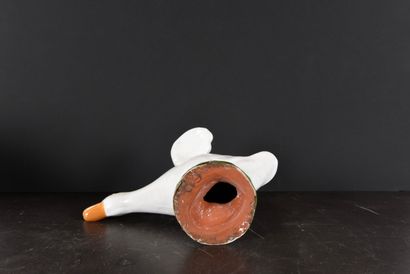 QUIMPER. N° Inv: 24004-22.
Goose in faënce.
Size:...