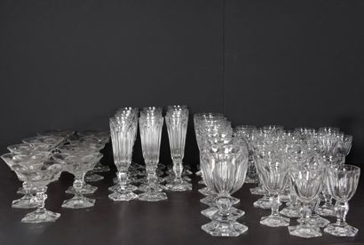 VAL SAINT LAMBERT. 26016-75.
Crystal serving...