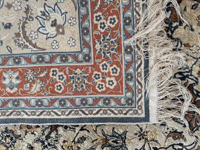Carpets. Iran - Persia. Inv 40 CL 26007....