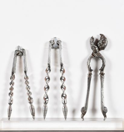 SILVER METAL. V26016-80.
Pair of silver-plated...