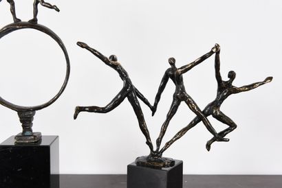 Sculpture, N°Inv: 24002. 
Set of 2 brass...