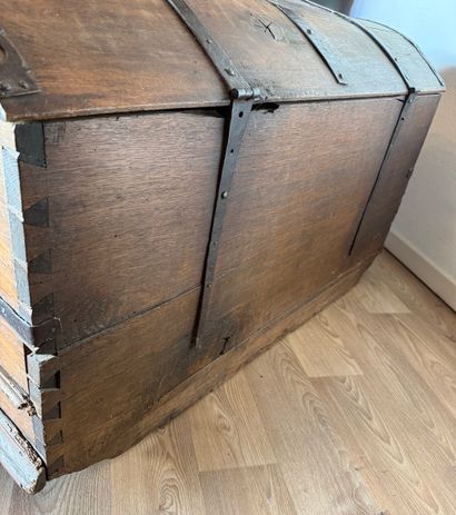 Germany. Oak chest or trunk, late 18th -...