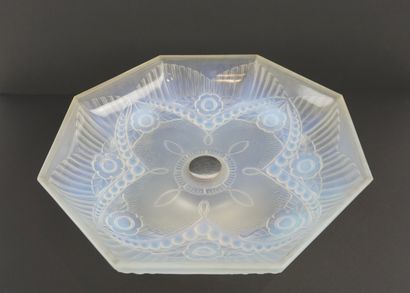 JULIEN France. Octagonal opalescent glass...