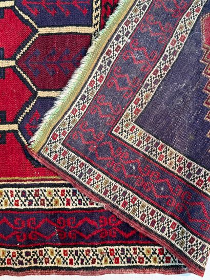 PERSIA or TURKEY. N° 25024-16. 
Wool carpet...