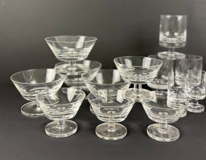 PEILL PUTZER. Serving section. 
4 large bowls
4...