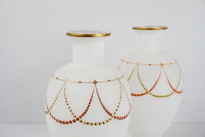 OPALINE. Pair of white opaline vases decorated...