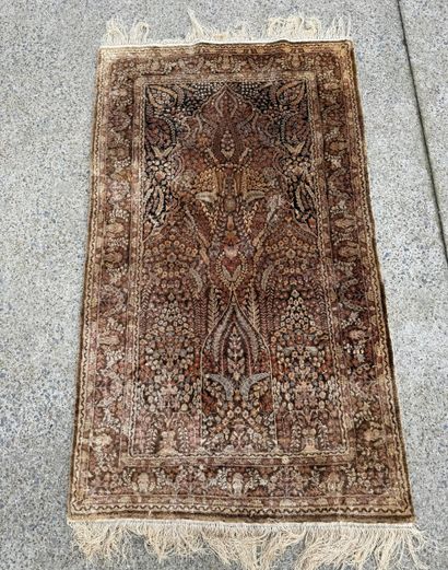 Carpets. Iran or asia. Inv 38 CL 26007. Kirman....