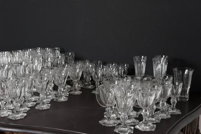VAL SAINT LAMBERT. 26016-75.
Crystal serving...