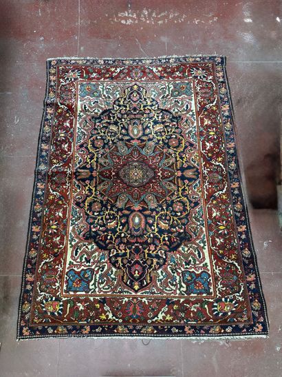 Persian carpets. Kashan or Heriz
Dimensions...